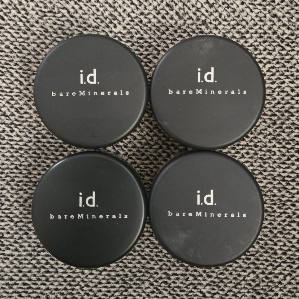 i.d. bareMinerals Foundation Fairly Light New